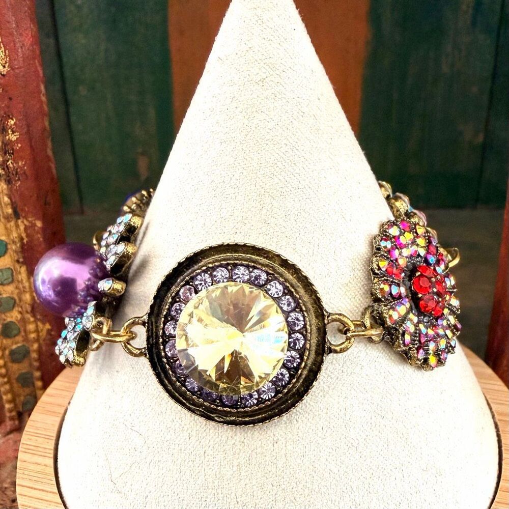 Statement Rhinestone Link Bracelet - Picture 4 of 9